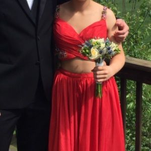 Red size 4  2017 Sherri Hill